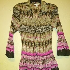 Adorable ruched, slimming lightweight top